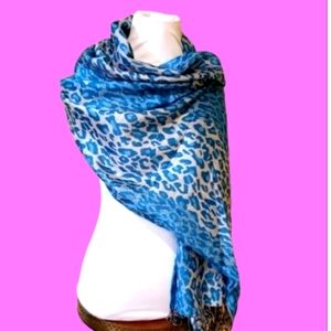NWT‎ Turquoise Cream Leopard Pashmina Wrap/Scarf